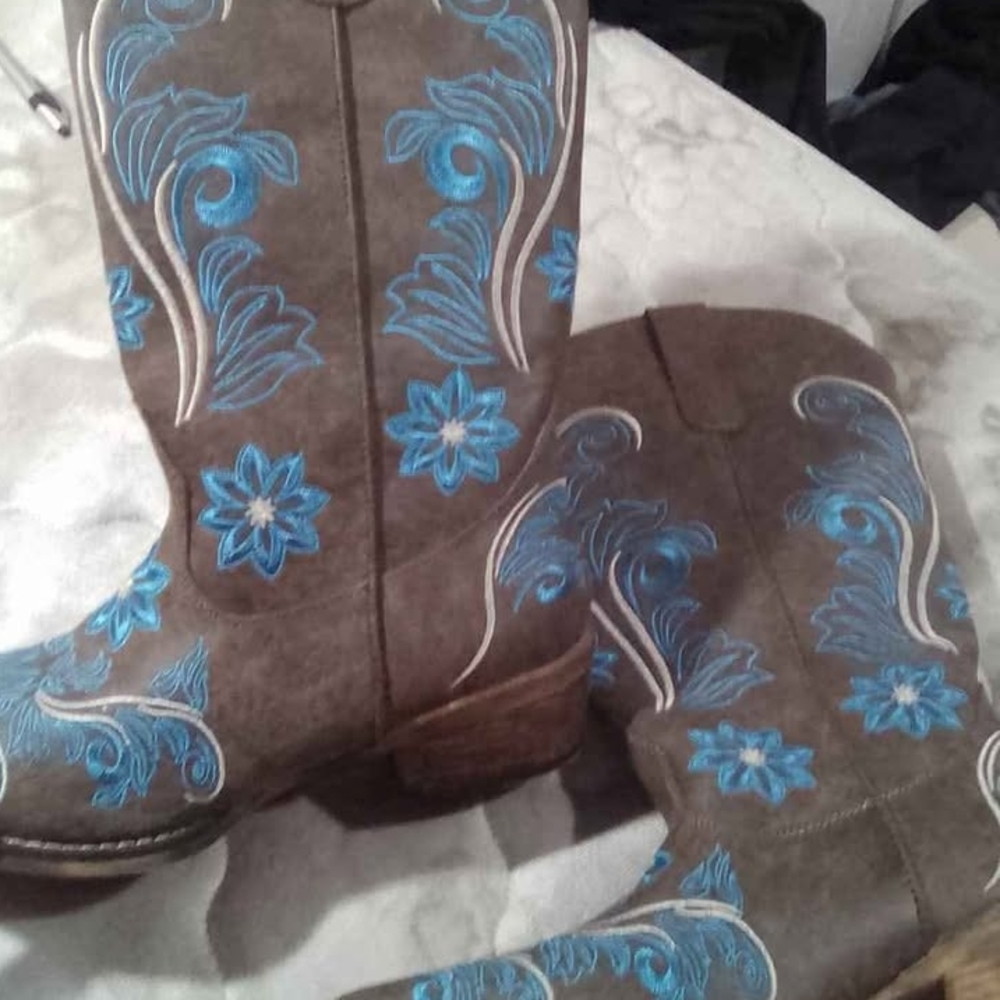 Embroidered Brown and Blue Western Boots